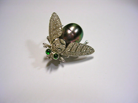 Buzzing Fly Pin With Black South Sea Pearl