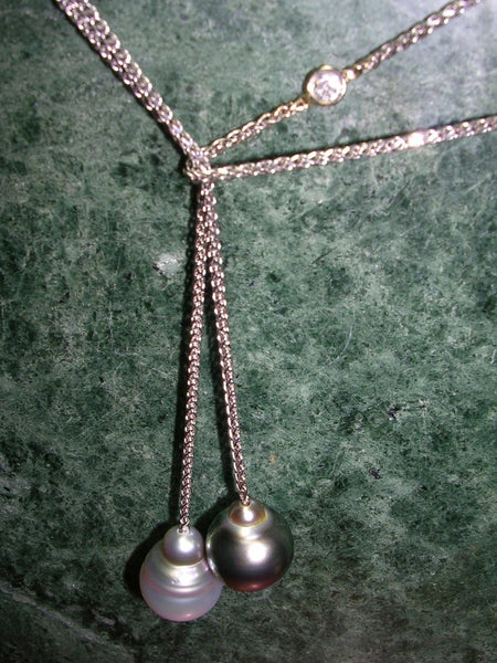 Lariat With Black And White South Sea Pearl Drops