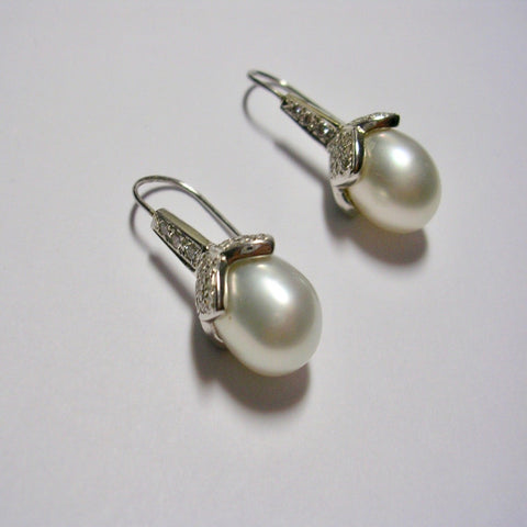 South Sea Pearl Oval Tulip Earrings