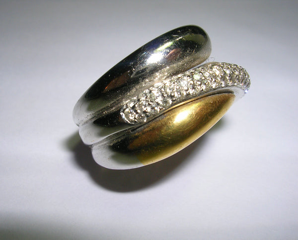 Two-tone 18k Ring with Pave Diamonds