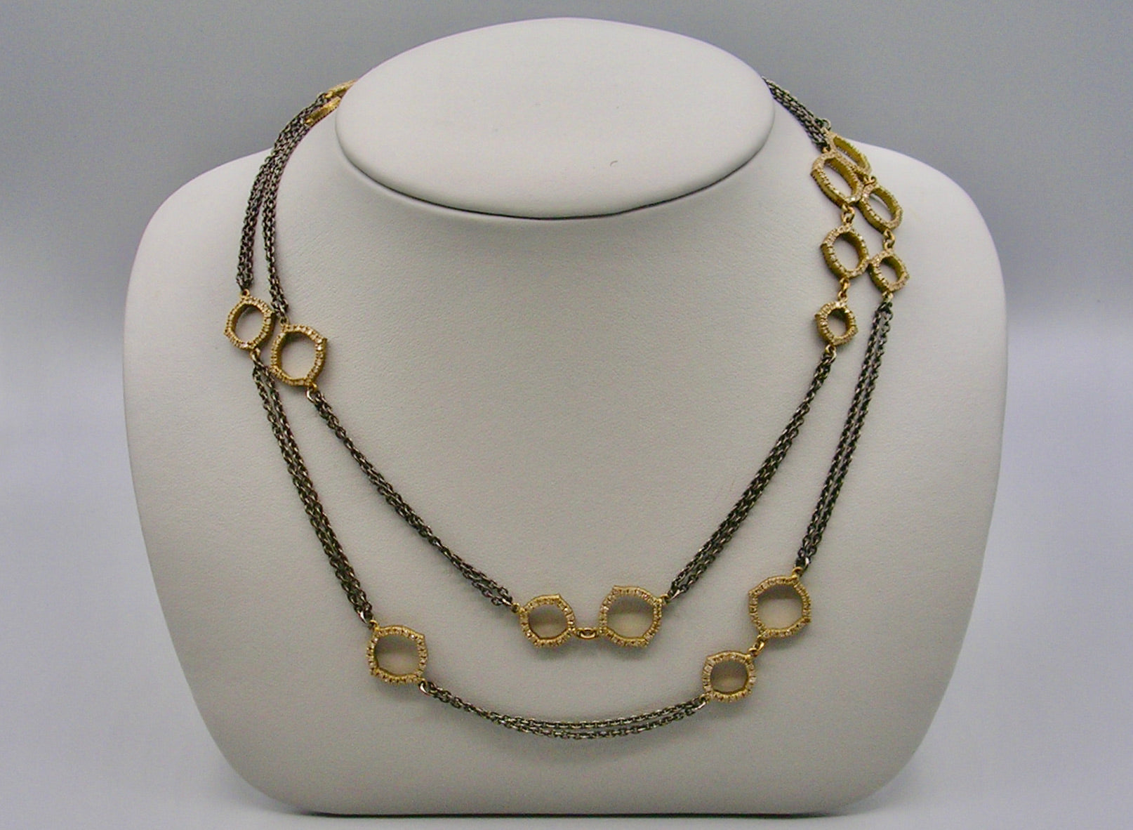 Chain Necklace With Graduated Diamond Circles