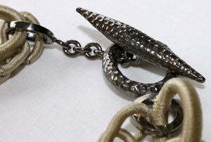 hammered toggle closure