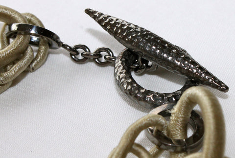 hammered toggle closure