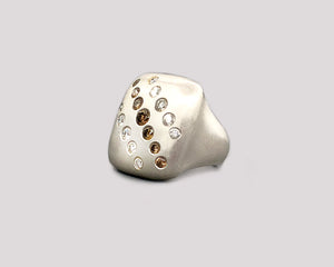 Soft Square Ring with Diamonds