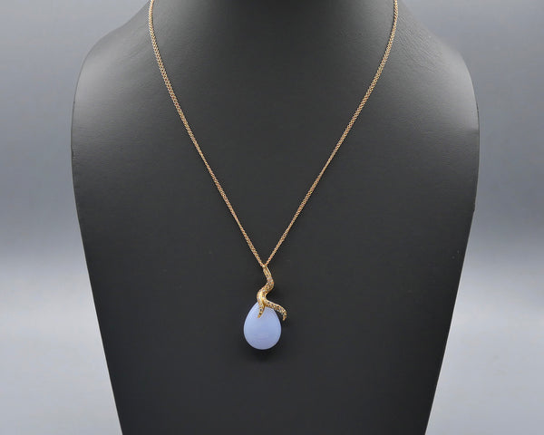 Pendant of Chalcedony in 18k rose gold
